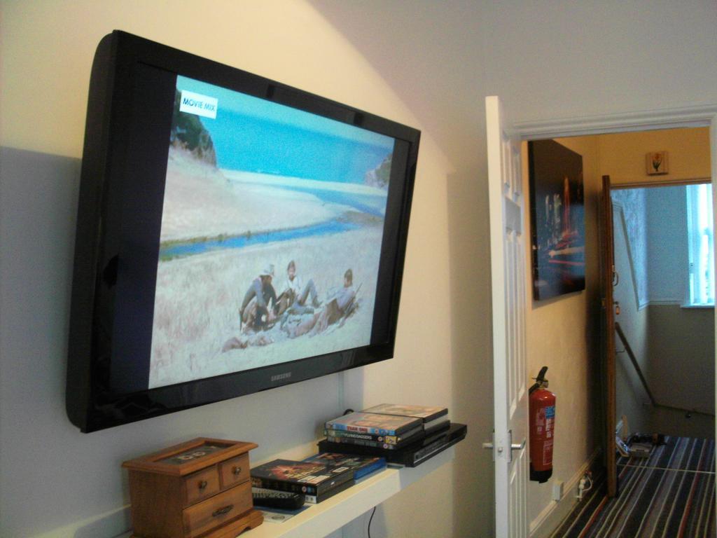 F3 2 Bedroomed Town House - Free Parking - Super 150 Mbps Wifi Near Gavin N Stacey Film House - 1 Free Dog Allowed 巴里 客房 照片