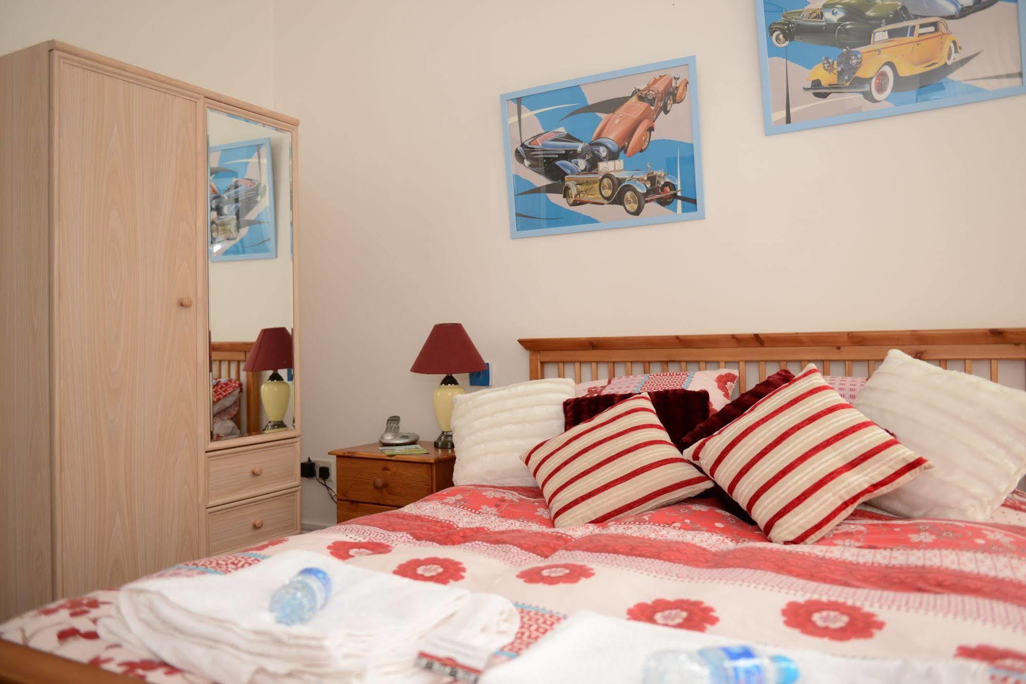 F3 2 Bedroomed Town House - Free Parking - Super 150 Mbps Wifi Near Gavin N Stacey Film House - 1 Free Dog Allowed 巴里 外观 照片