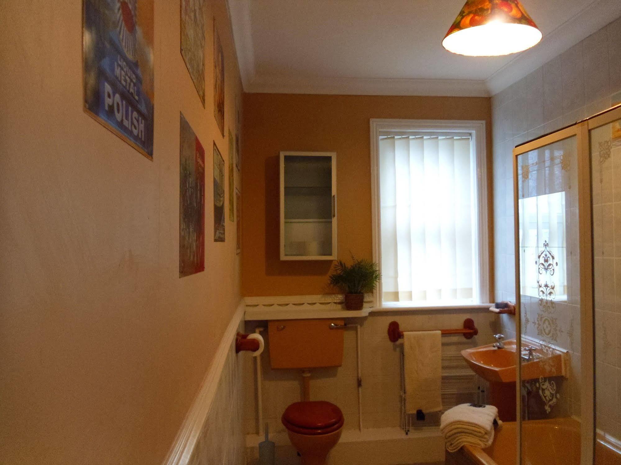 F3 2 Bedroomed Town House - Free Parking - Super 150 Mbps Wifi Near Gavin N Stacey Film House - 1 Free Dog Allowed 巴里 外观 照片