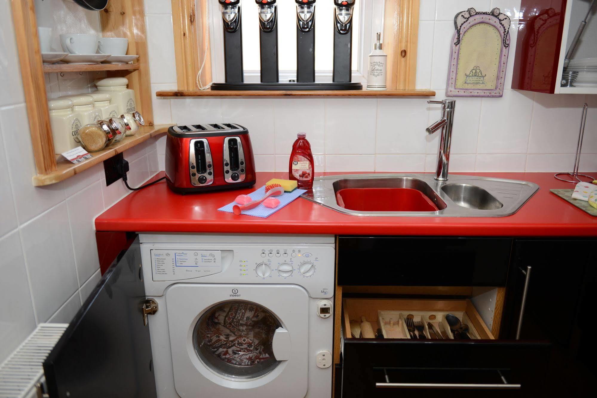 F3 2 Bedroomed Town House - Free Parking - Super 150 Mbps Wifi Near Gavin N Stacey Film House - 1 Free Dog Allowed 巴里 外观 照片
